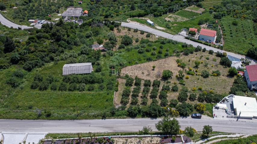 Kaštel Stari, objekt na velikom poljop. zemljištu, prodaja