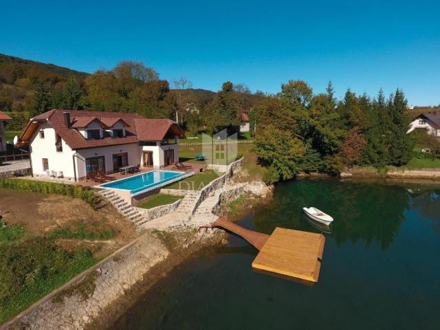 Ogulin, Beautiful Villa by the Lake