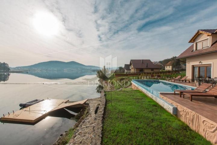 Ogulin, Beautiful Villa by the Lake