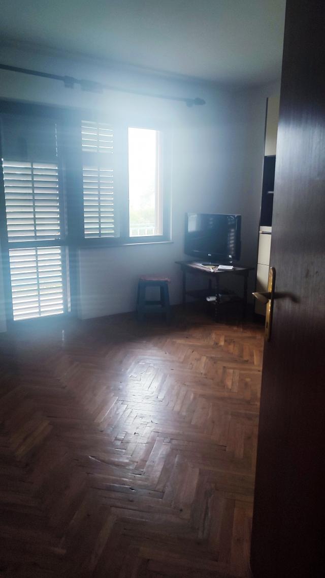 BARAJEVO BARAJEVO 209m2 , 9a , 149500e