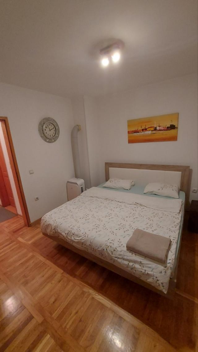 NOVI SAD - SAJAM - 30. 00 m2