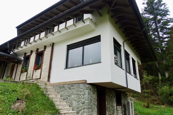 Delnice, Lynx house, moderna villa površine 477m2 s priključkom za bazen