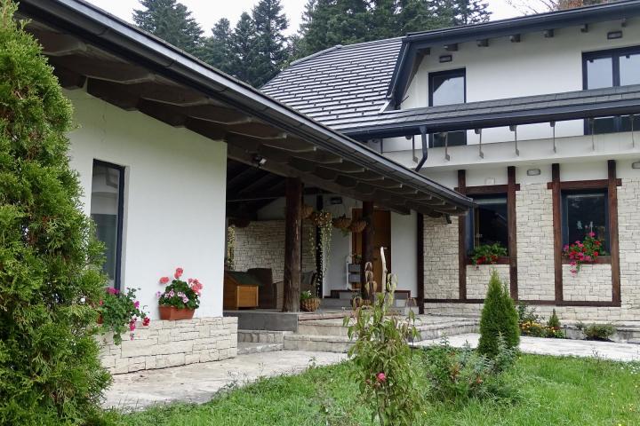 Delnice, Lynx house, moderna villa površine 477m2 s priključkom za bazen