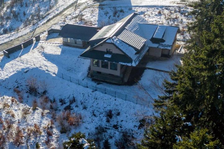 Delnice, Lynx house, moderna villa površine 477m2 s priključkom za bazen