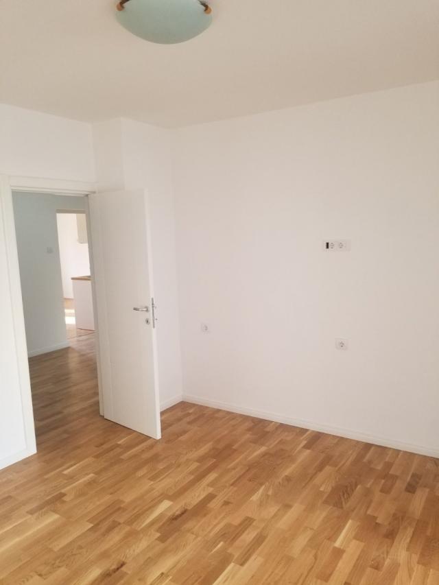 NOVI SAD - KEJ - 67. 00 m2