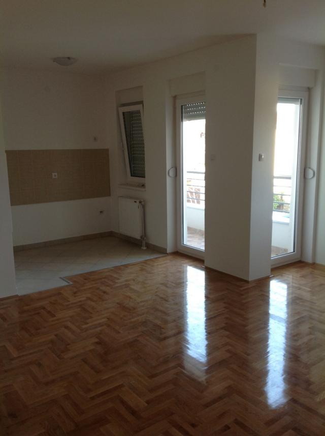 NOVI SAD - TELEP - 70. 00 m2