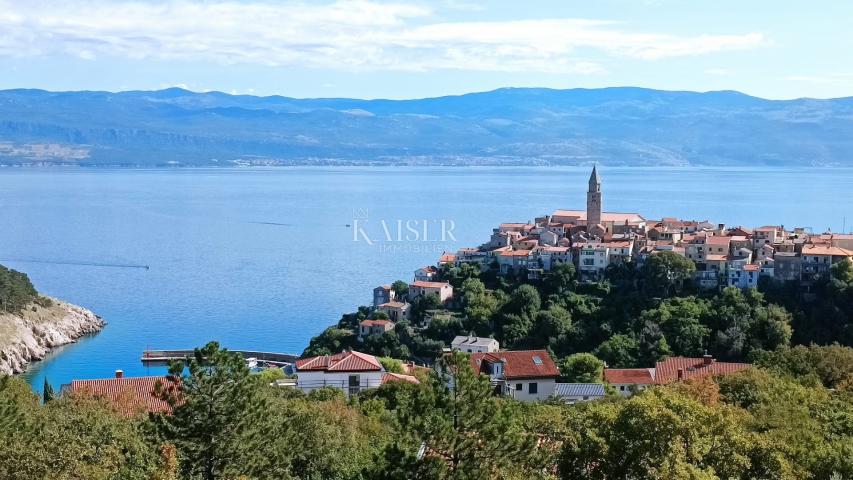 Vrbnik, otok Krk- apartman 93m2 s pogledom na more 