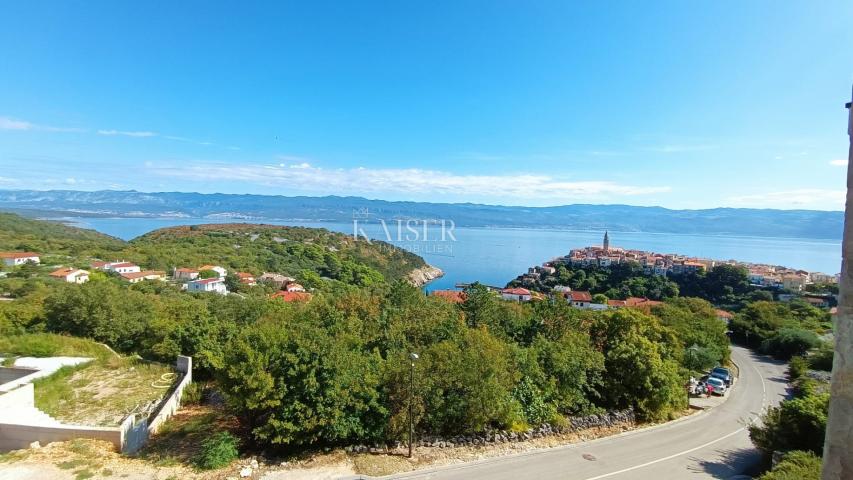 Vrbnik, otok Krk- apartman 93m2 s pogledom na more 