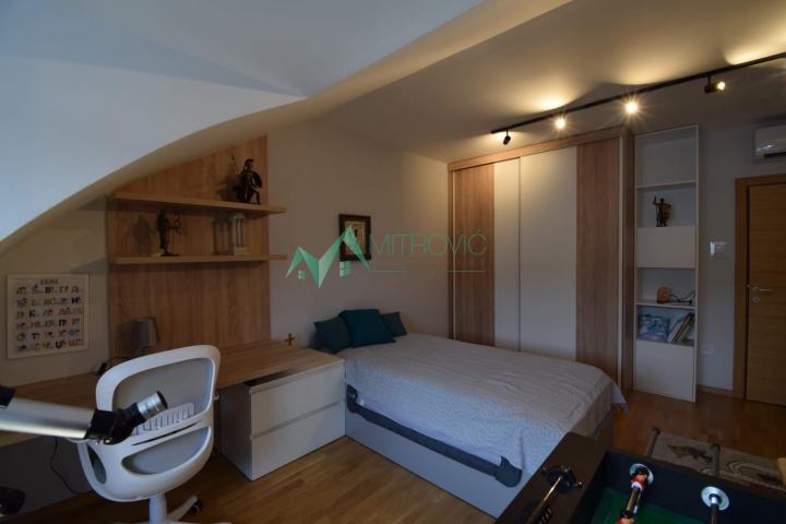 SAJAM, MODERAN ČETVOROSOBAN DUPLEX  111M2. 