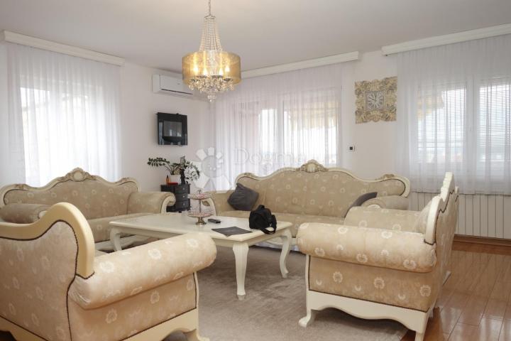 Wohnung Crikvenica, 169,59m2