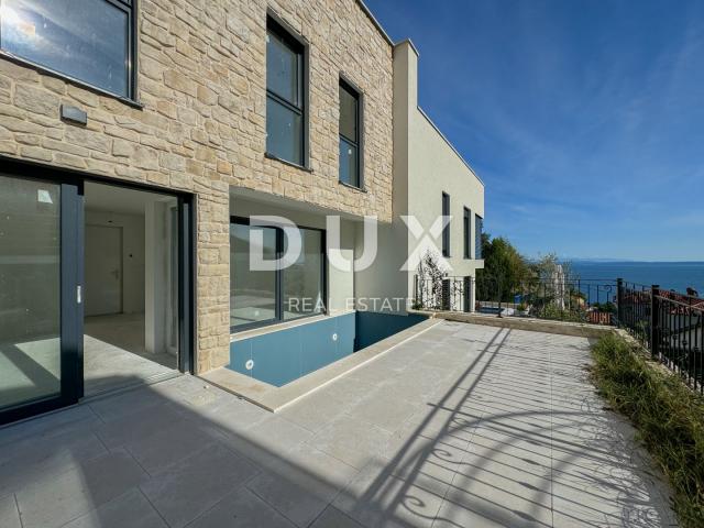 OPATIJA, LOVRAN - Exclusive two-story apartment with private pool only 150 meters from the beach, ne