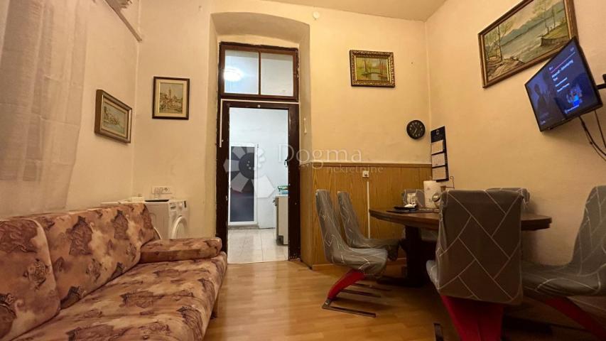 Pula center apartment 55m2 + garage, basement and storage room