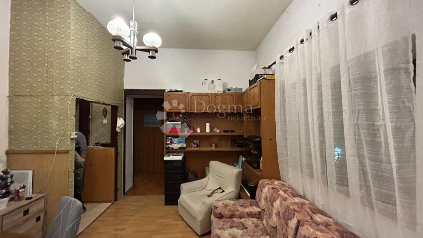 Pula center apartment 55m2 + garage, basement and storage room