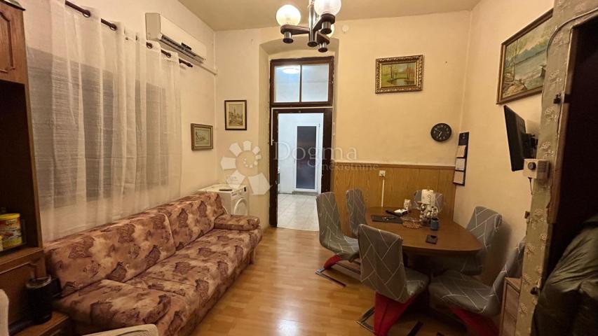 Pula center apartment 55m2 + garage, basement and storage room