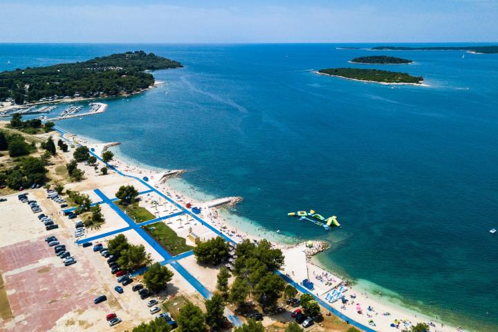 Istra, Štinjan, najam luksuznog stana 110m2 na drugom katu s tri spavaće sobe