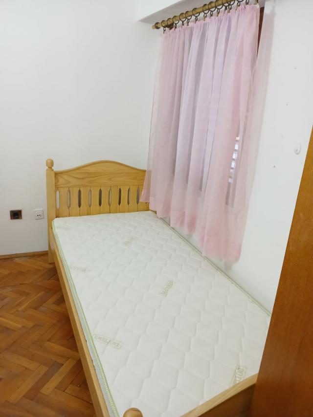 SAVSKI VENAC DEDINJE 85m2 , 2T , 1000e