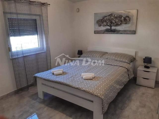 Kuća dvojnica s dva uređena apartmana