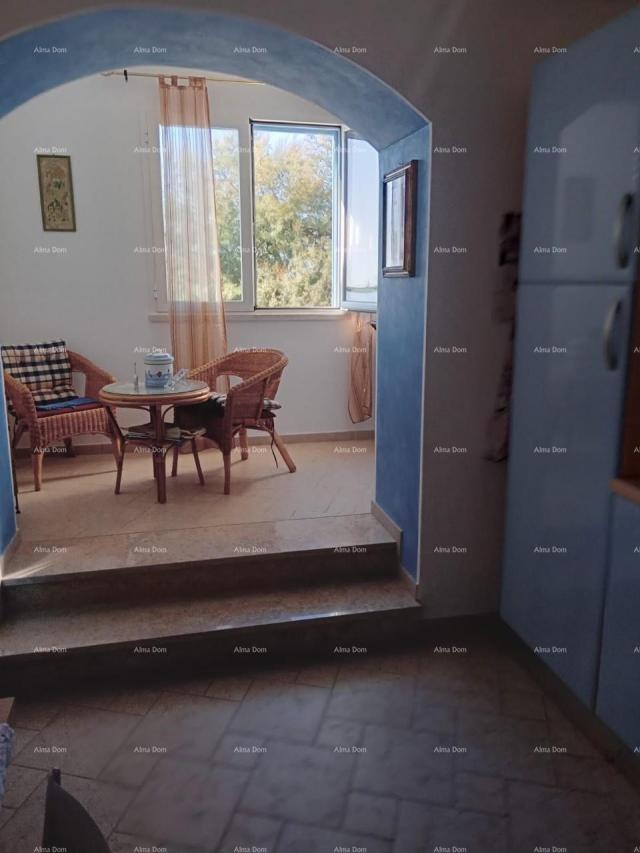 House Near the town of Umag. House for sale, 123.65 m² right on the seafront, only 10 meters from th