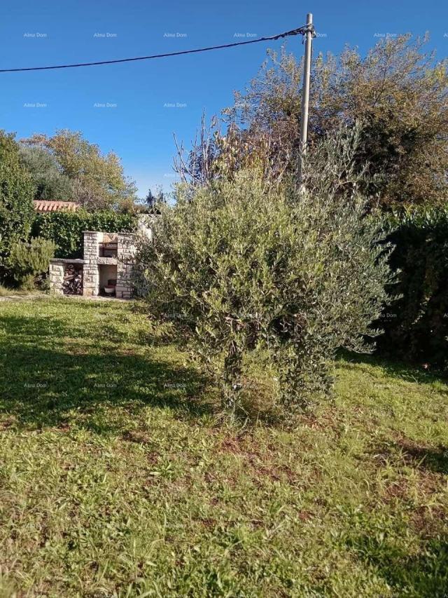 House Near the town of Umag. House for sale, 123.65 m² right on the seafront, only 10 meters from th