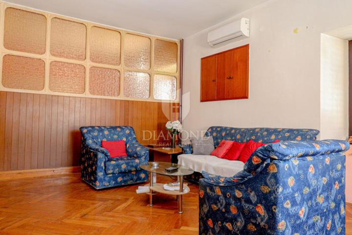 Pula, apartment 100 m from the Amphitheater. Opportunity!