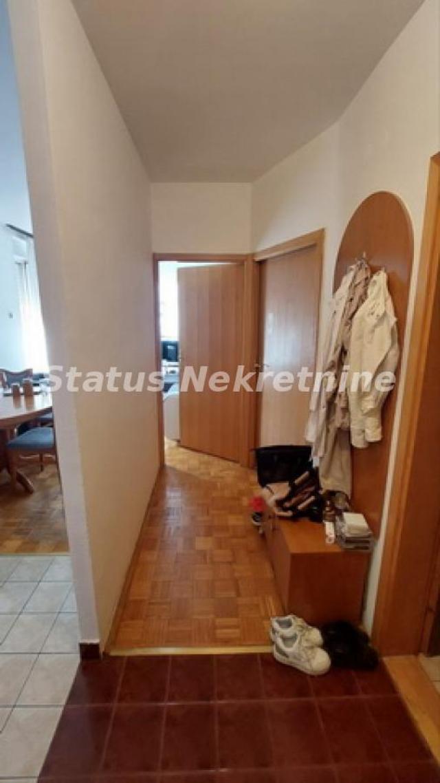 Nova Detelinara-*Naša Preporuka*-Prazan Dvosoban stan 41 m2 na trećem spratu-065/385 8880