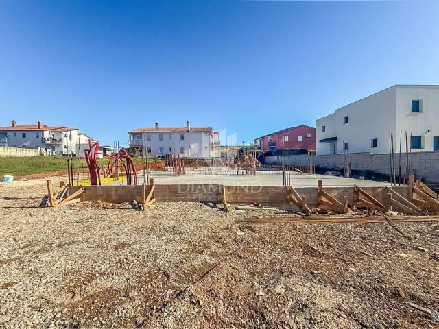 Novigrad, modern terraced house