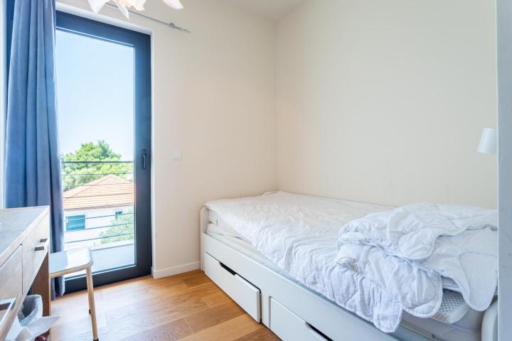 Brač, Supetar, atraktivan penthouse s pogledom na more