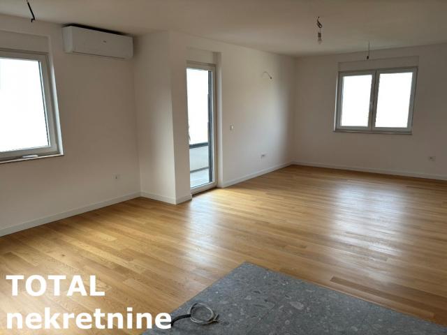 3 Trosoban stan NOVI SAD, 133900€