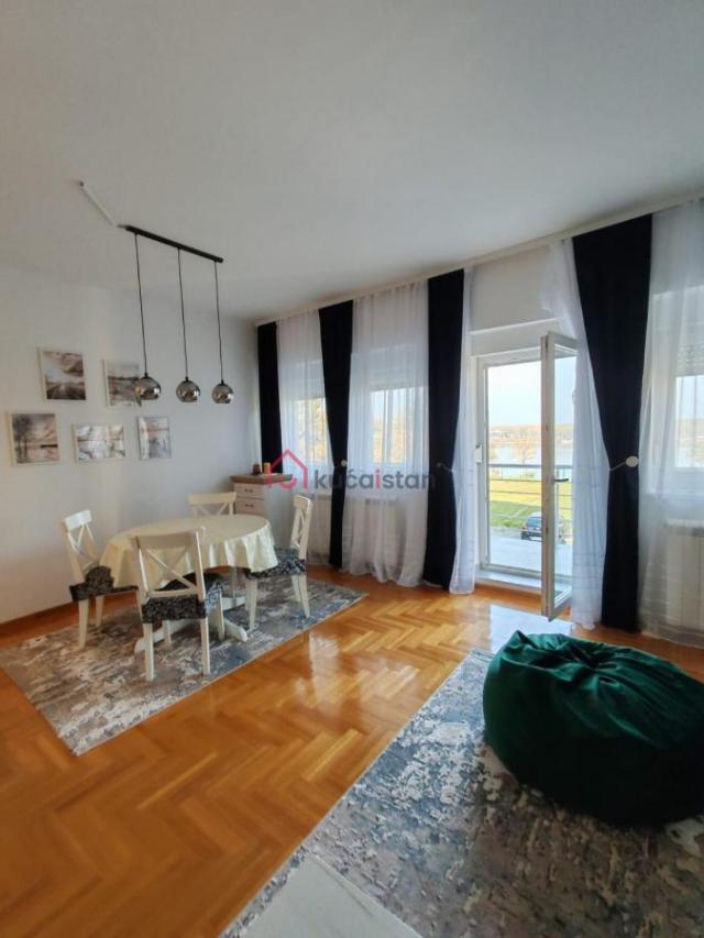 New. Lux. Beautiful Danube Riverview & Parking