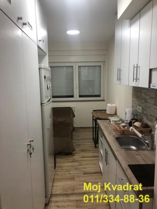 Palilula, Palilulska pijaca - 27. marta, 33m2