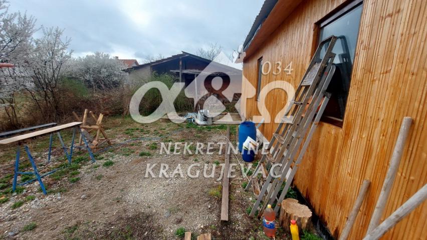 Kuća u Opornici 171m2 na 12ari placa 