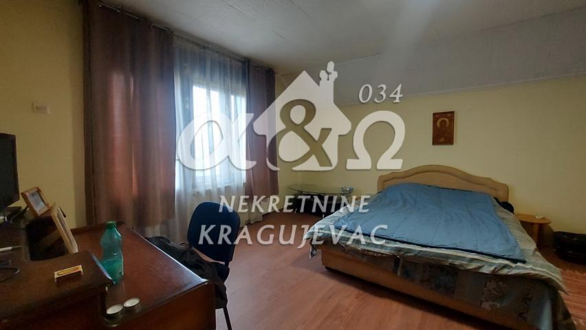 Kuća u Opornici 171m2 na 12ari placa 