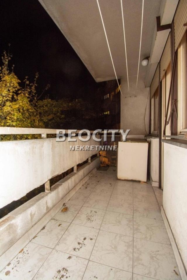 Voždovac, Medaković 2, Radovana Simića Cige, 2. 5, 63m2, 130000EUR