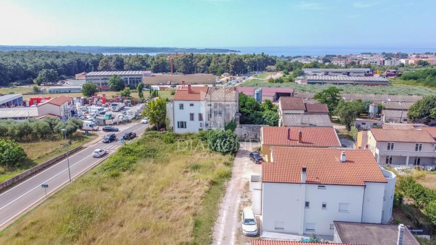 Zemljište Novigrad, 1. 858m2