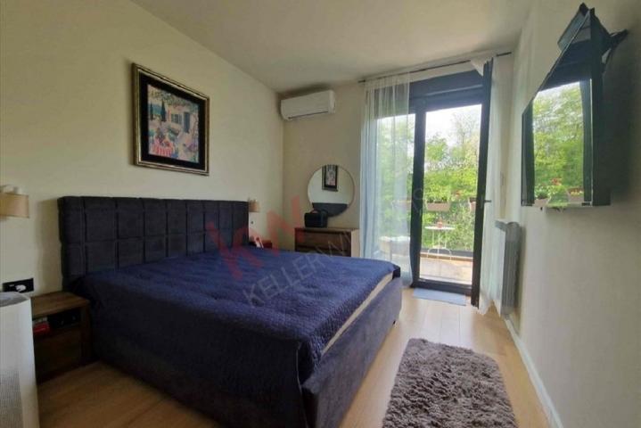 
				Lux penthouse, Novi Beograd, retko u ponudi
			