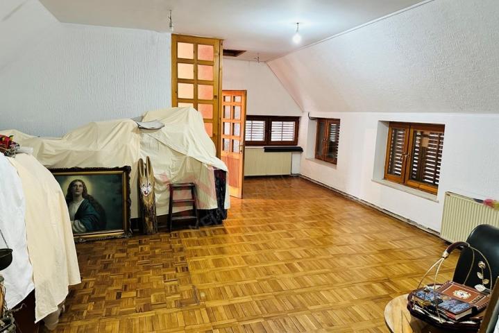 
				Poslovno stambeni objekat, 897, 32m2, Starčevo
			