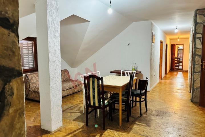 
				Poslovno stambeni objekat, 897, 32m2, Starčevo
			