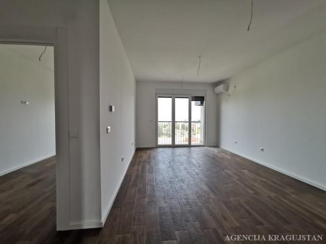 Prodaja, Stan, 72. 37m2 , Centar