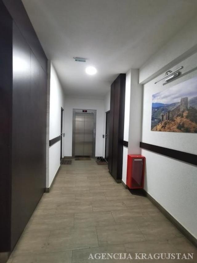 Prodaja, Stan, 42. 00m2 , Centar