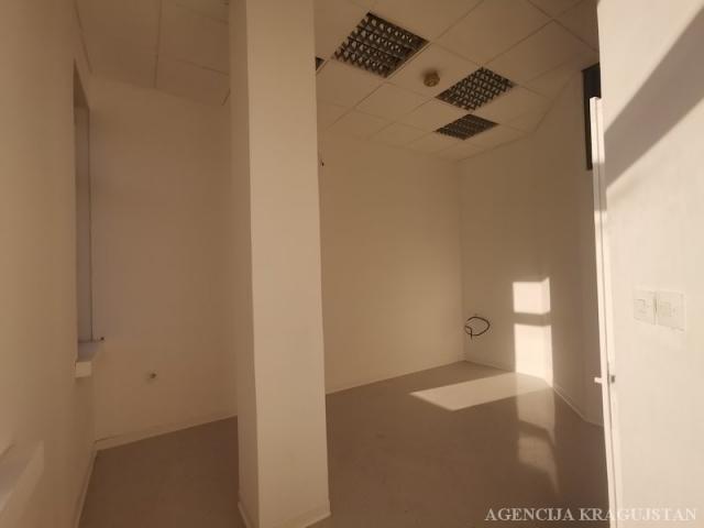 Izdavanje, Lokal, 152. 00m2 , Centar