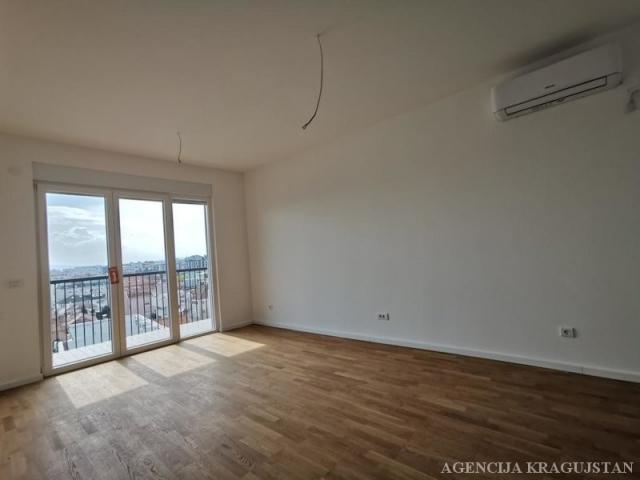 Prodaja, Stan, 74. 01m2 , Centar