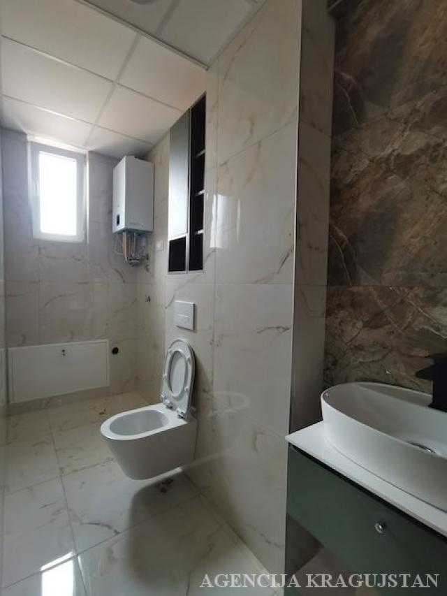 Prodaja, Stan, 72. 00m2 , Centar