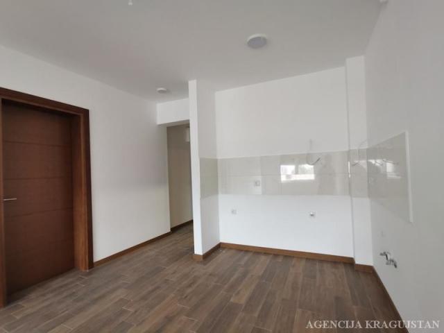 Prodaja, Stan, 72. 00m2 , Centar