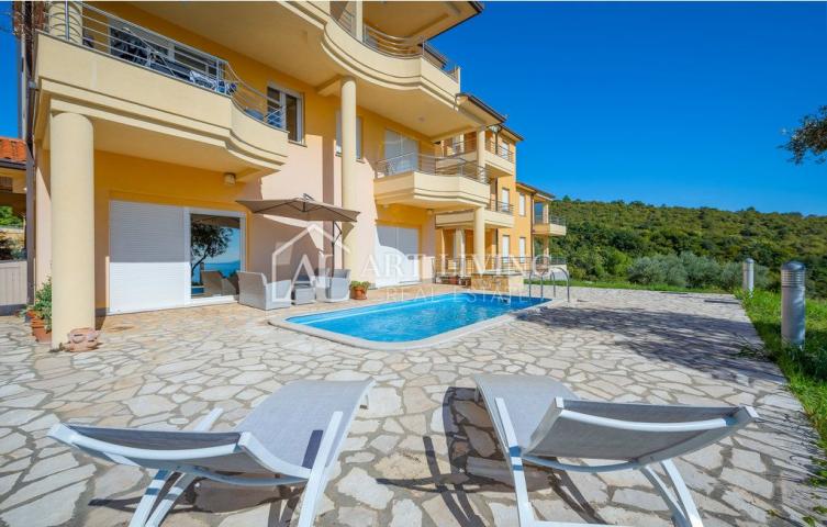 Istria, Rabac - a nice two-bedroom apartment with a pool and a panoramic sea view