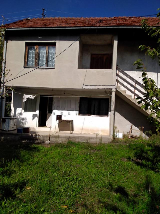 Kuća  u   Berbatovu, 90 m2, plac  678 m2