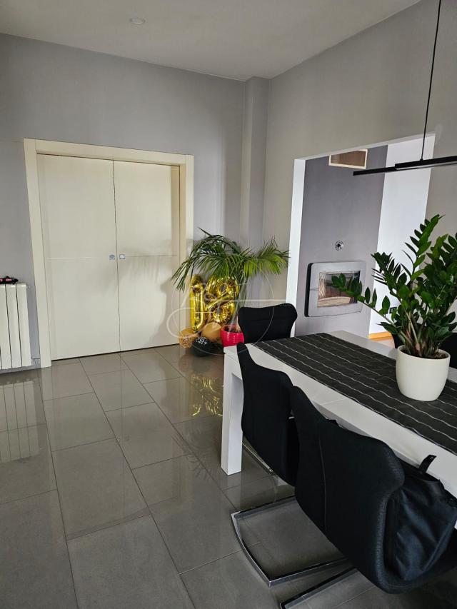 Flat Valdebek, Pula, 131m2