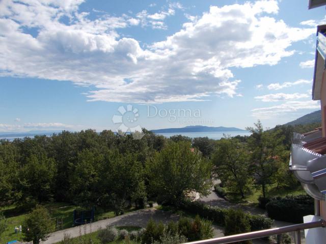 Opatija okolica, VILA  sa 8 apartmana i bazenom