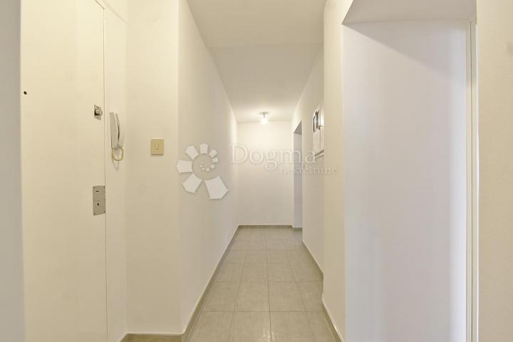 Flat Centar, Rijeka, 5m2