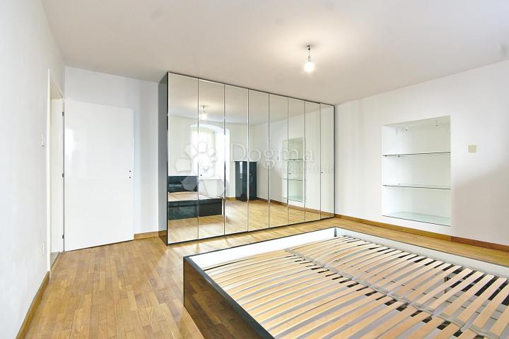 Flat Centar, Rijeka, 5m2