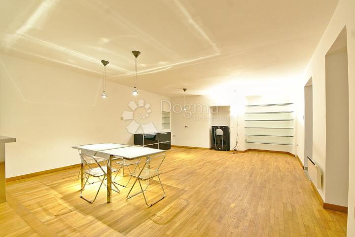 Flat Centar, Rijeka, 5m2